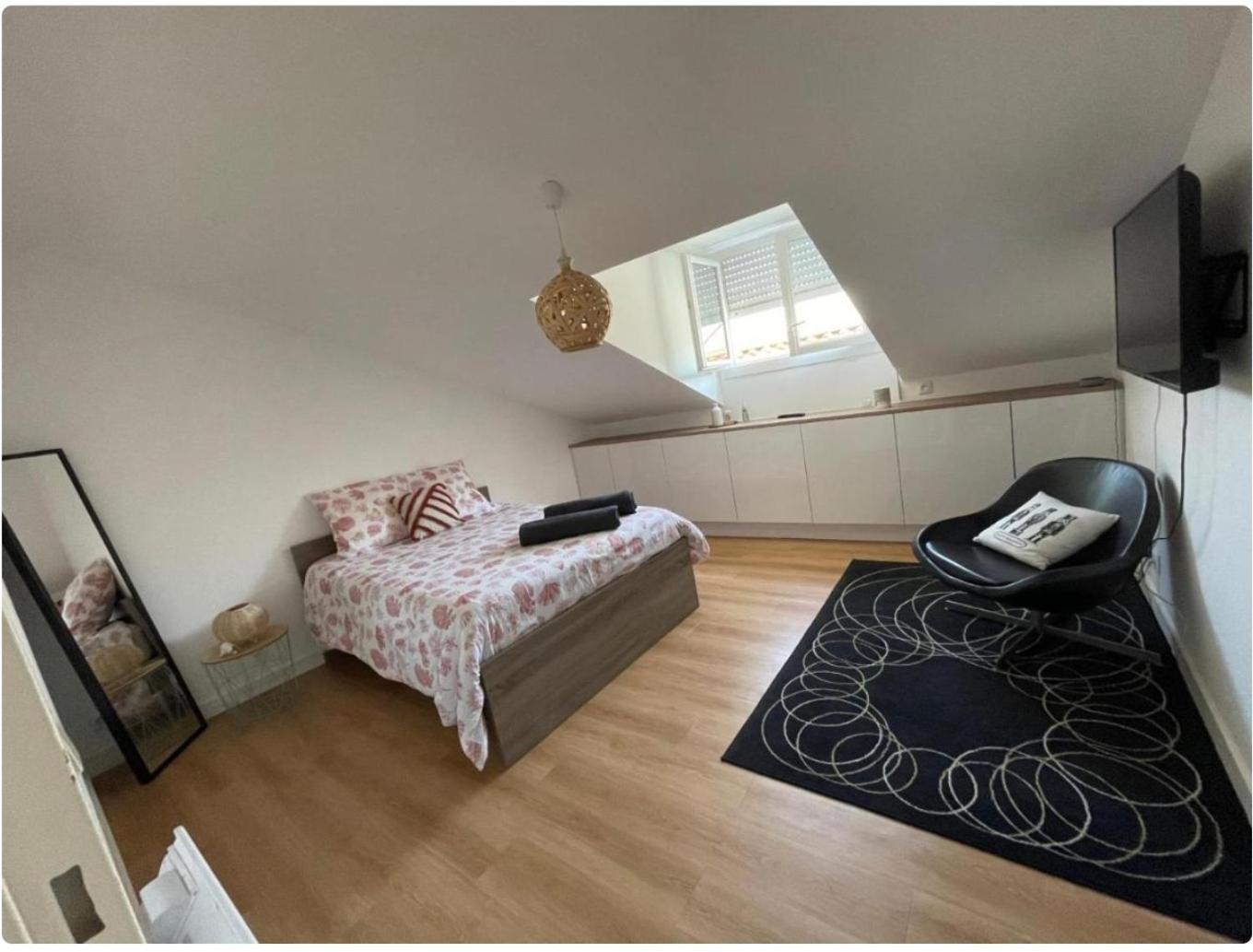 Grand Appartement Hypercentre Avec Terrasse Et Parking ポアティエ エクステリア 写真